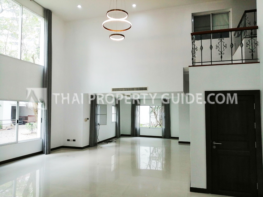 House with Shared Pool for sale in Nichada Thani