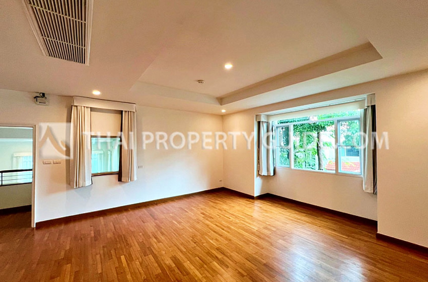 House with Shared Pool in Nichada Thani 