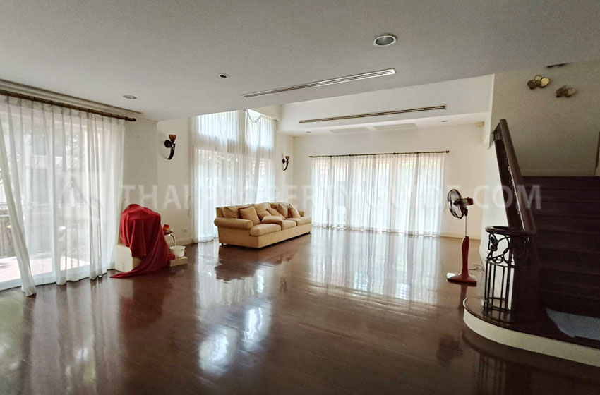 House with Shared Pool in Nichada Thani 