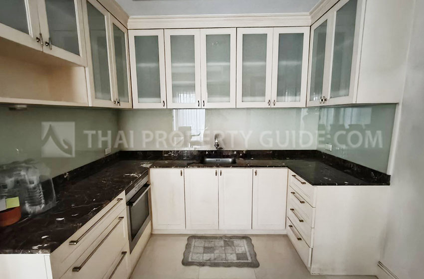 House with Shared Pool in Nichada Thani 