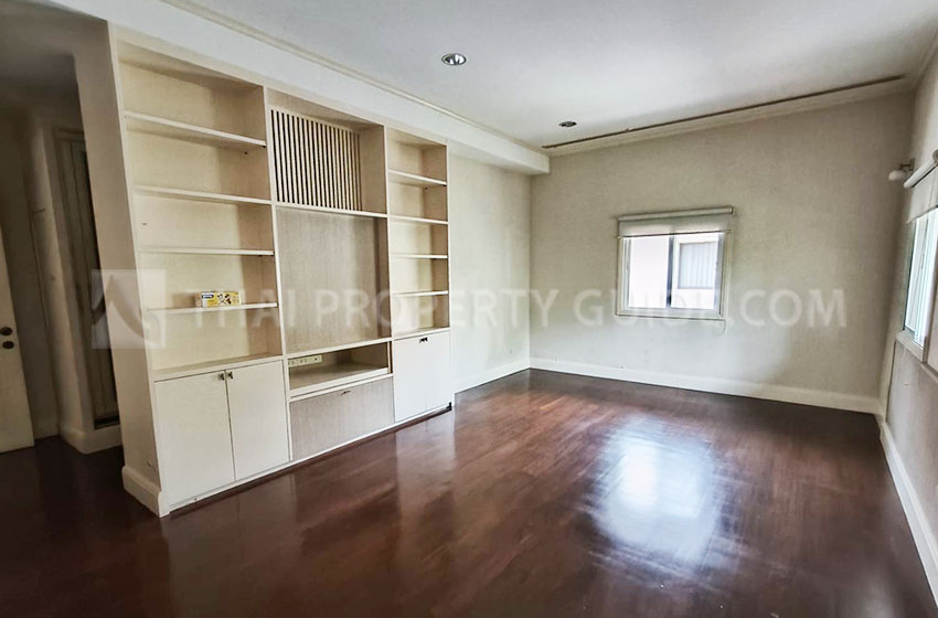 House with Shared Pool in Nichada Thani 