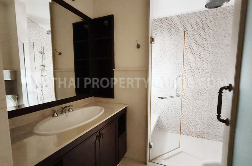 House with Shared Pool in Nichada Thani 