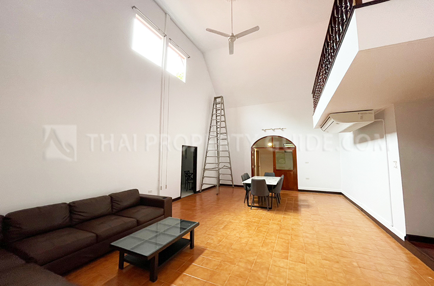 House with Shared Pool for rent in New Petchburi