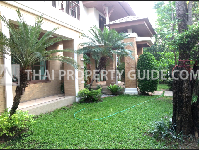 House with Shared Pool in Pattanakarn 