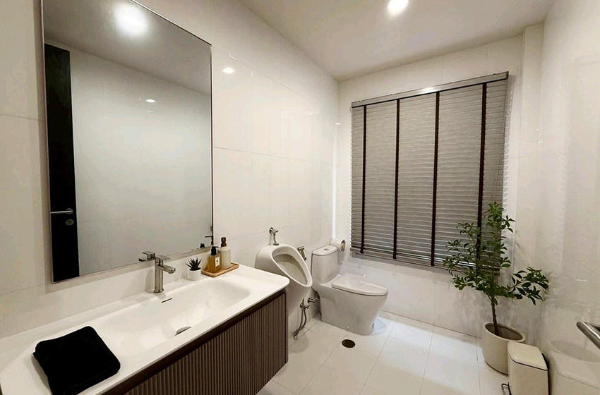 House with Shared Pool in Pattanakarn 