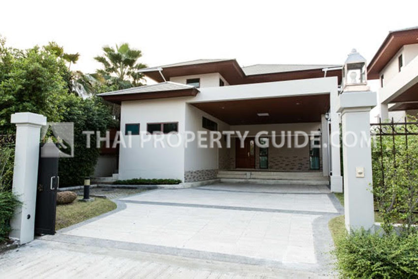 House with Shared Pool in Rama 9 