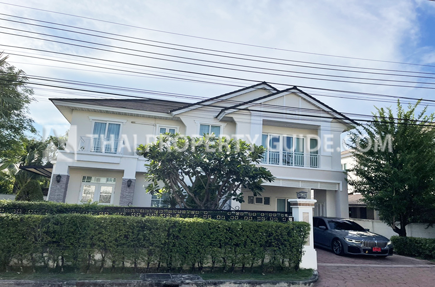 House with Shared Pool in Rama 9