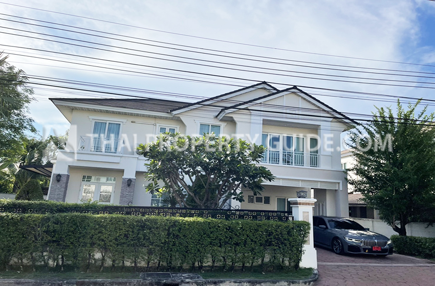 House with Shared Pool in Rama 9 