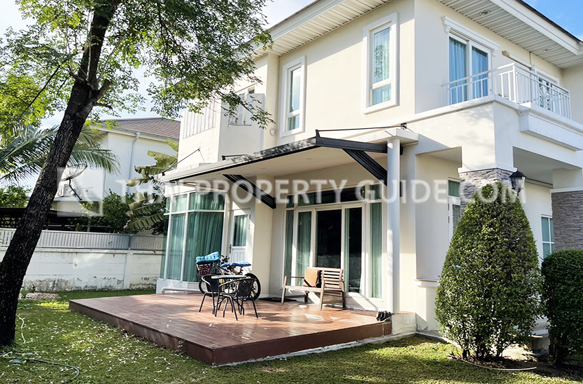 House with Shared Pool in Rama 9 