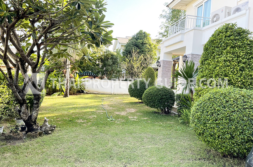 House with Shared Pool in Rama 9 