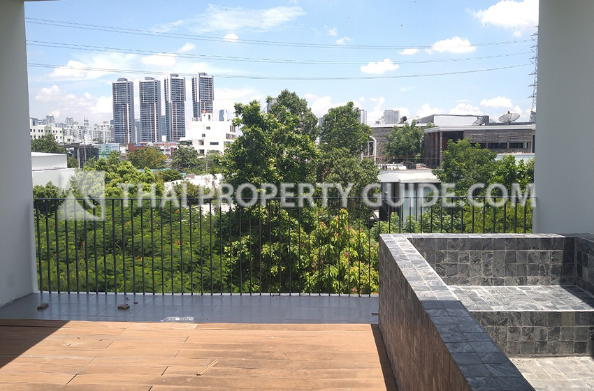 House with Shared Pool for rent in Rama 9