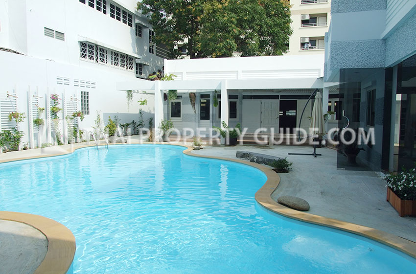 House with Shared Pool in Ramkhamhaeng 