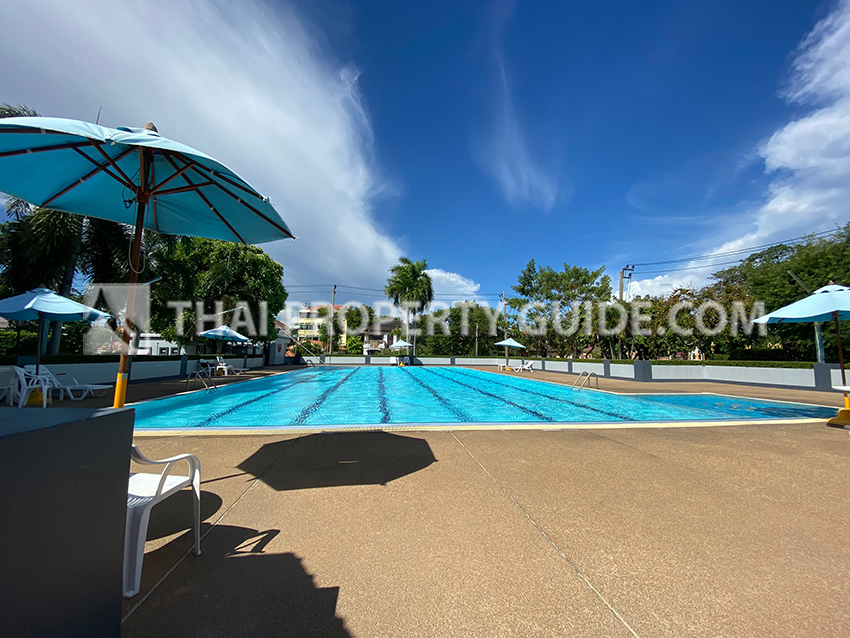 House with Shared Pool in Srinakarin 