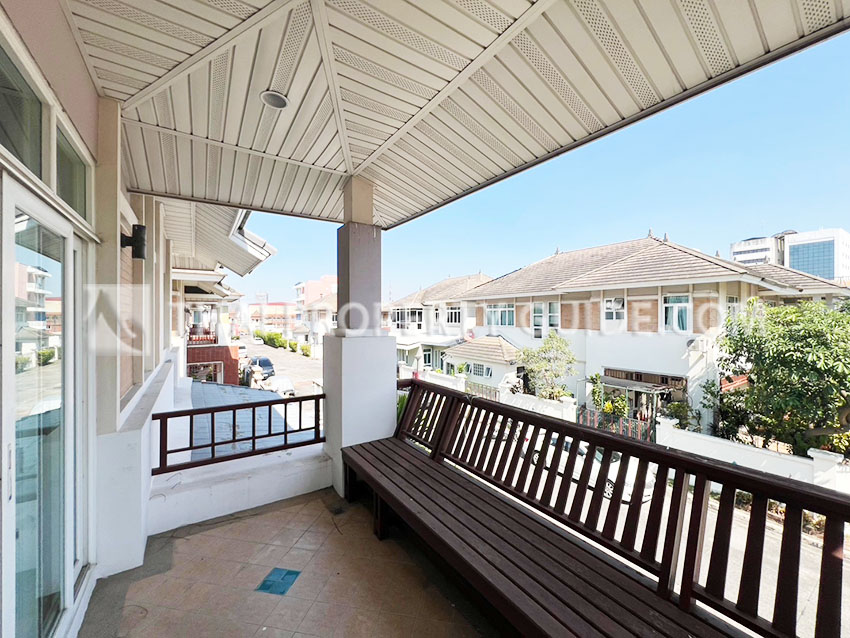 House with Shared Pool in Srinakarin 