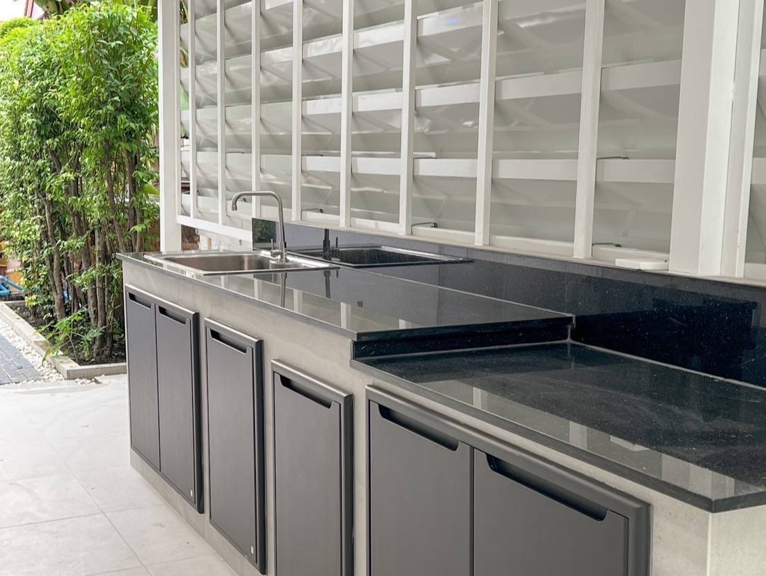 House with Shared Pool in Srinakarin 