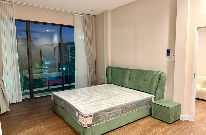 House with Shared Pool in Srinakarin 