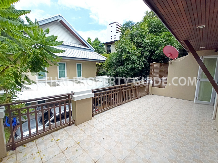 House with Shared Pool in Sukhumvit 