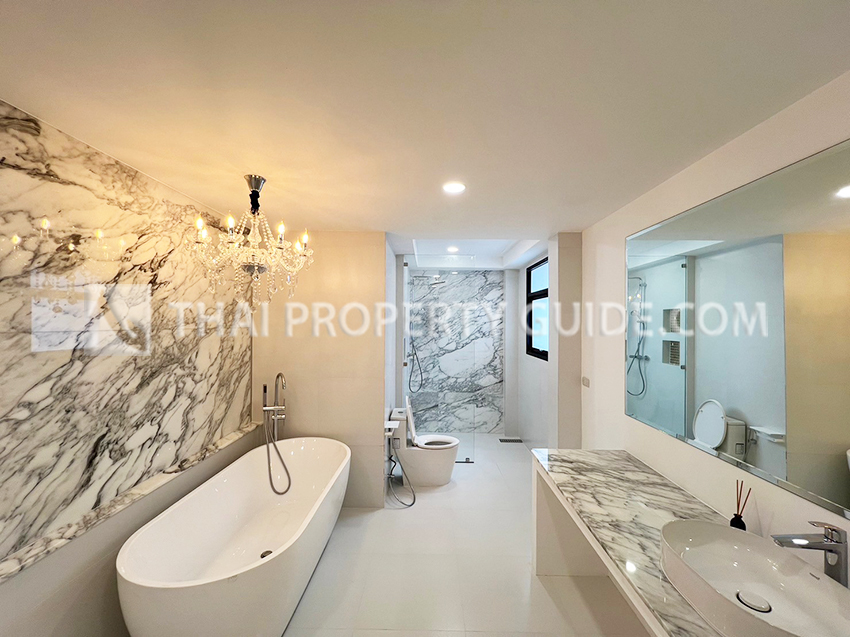 House with Shared Pool in Sukhumvit 