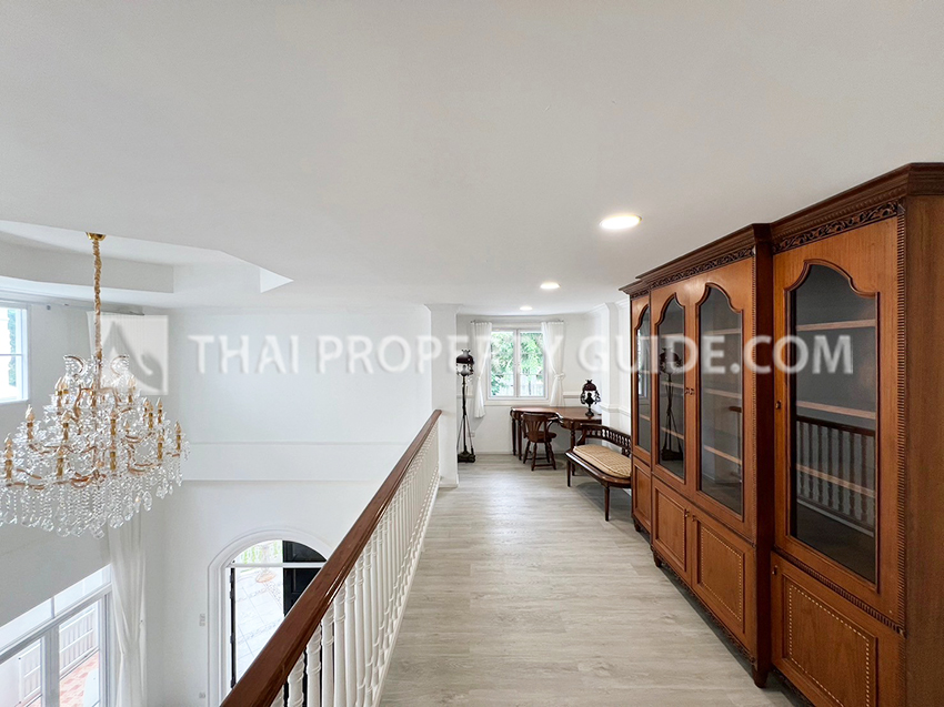 House with Shared Pool in Sukhumvit 