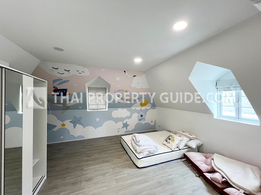 House with Shared Pool in Sukhumvit 