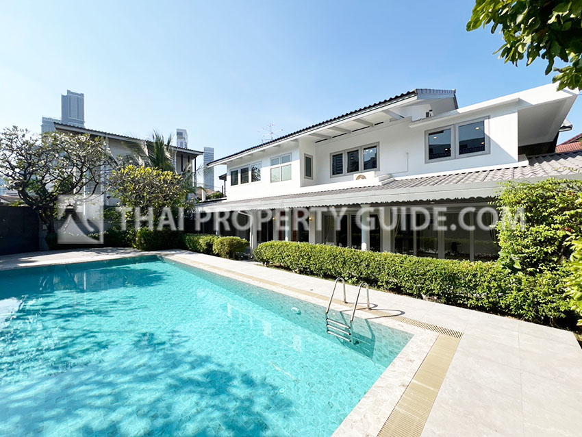 House with Shared Pool for rent in Sukhumvit