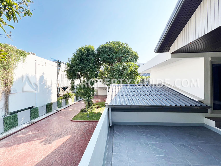 House with Shared Pool in Sukhumvit 