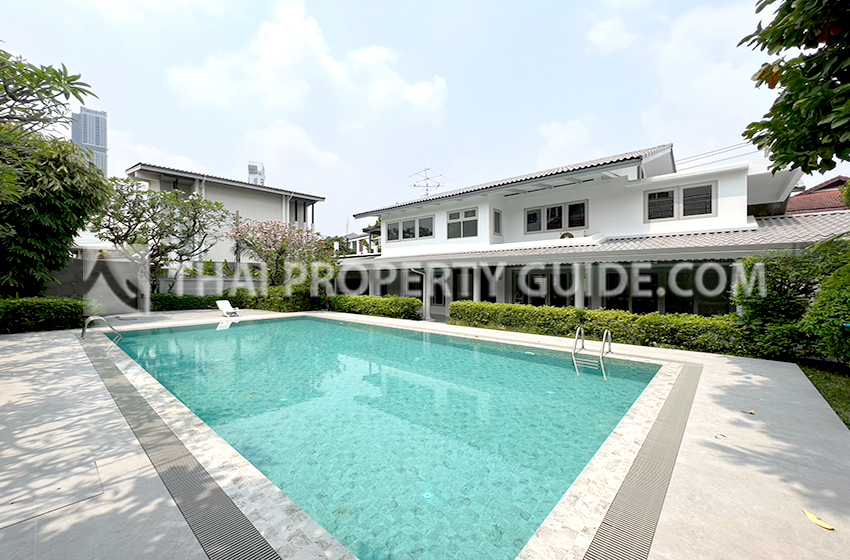 House with Shared Pool for rent in Sukhumvit