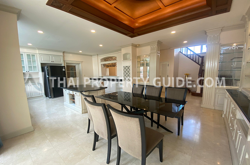 House with Shared Pool in Sukhumvit 