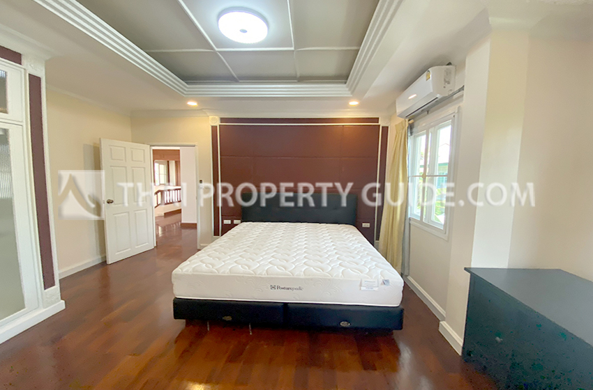 House with Shared Pool in Sukhumvit 