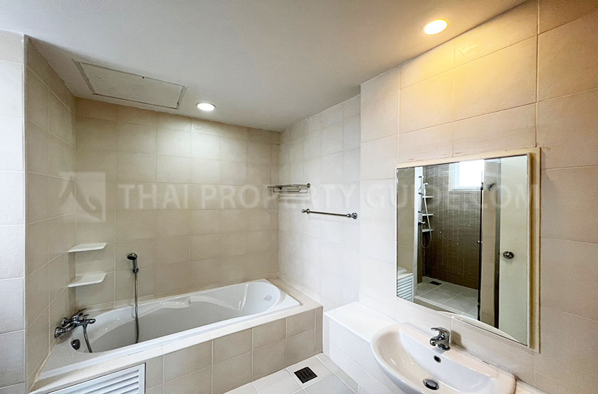 House with Shared Pool in Sukhumvit 