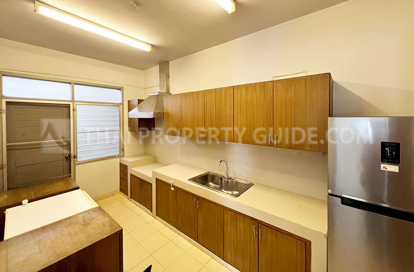 House with Shared Pool in Sukhumvit : Panya Village On-Nut 