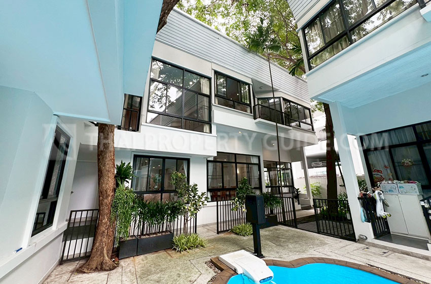 House with Shared Pool for rent in Sukhumvit