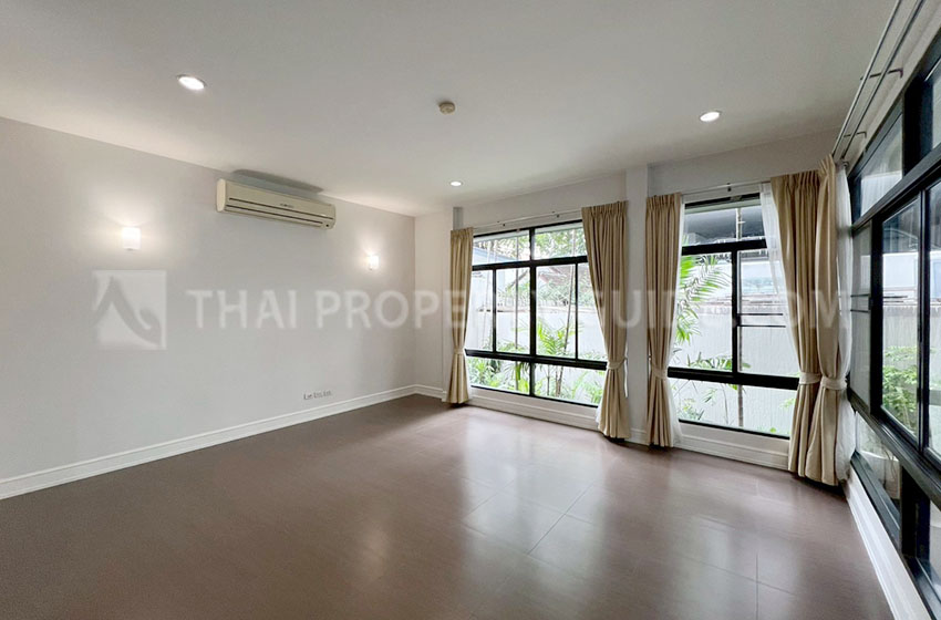 House with Shared Pool in Sukhumvit 