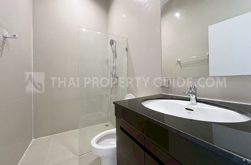 House with Shared Pool in Sukhumvit 