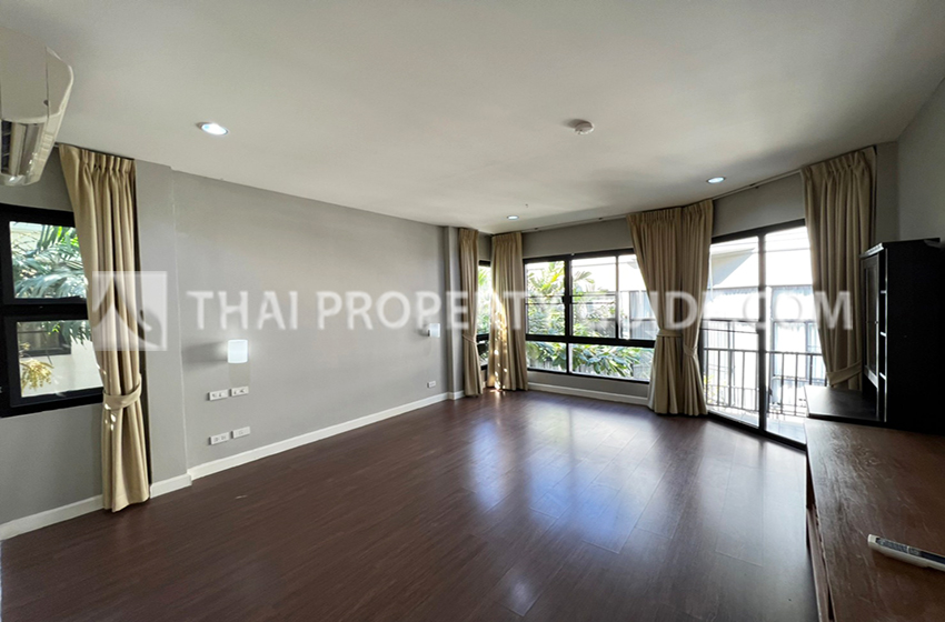 House with Shared Pool in Sukhumvit 