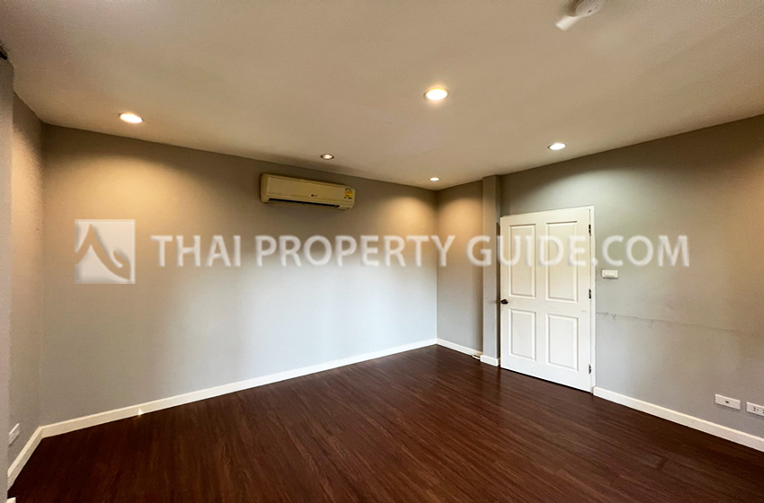 House with Shared Pool in Sukhumvit 