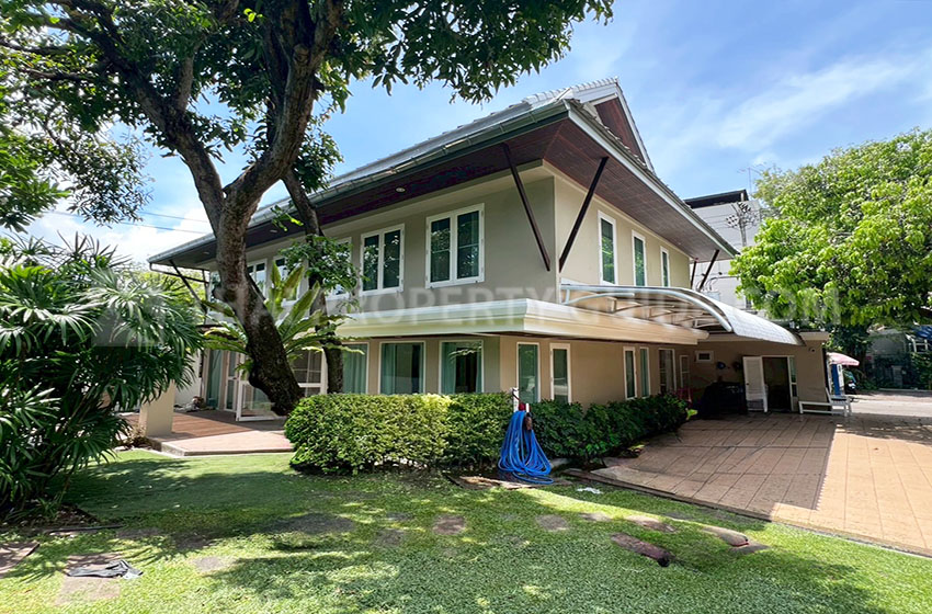 House with Shared Pool in Sukhumvit