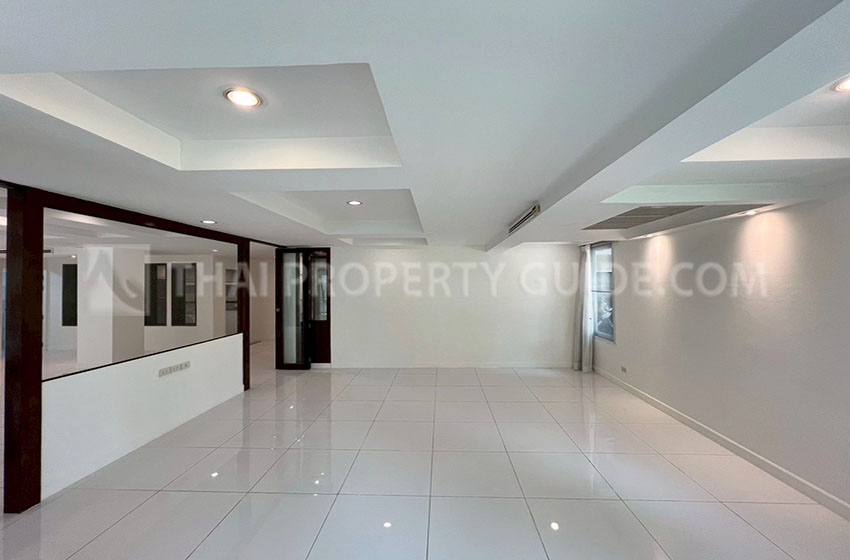 House with Shared Pool in Sukhumvit 