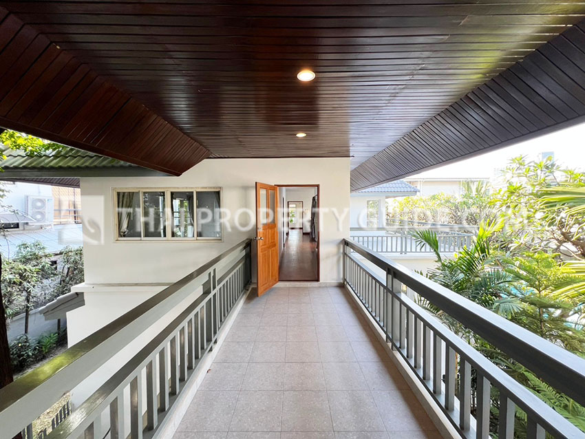 House with Shared Pool in Sukhumvit 