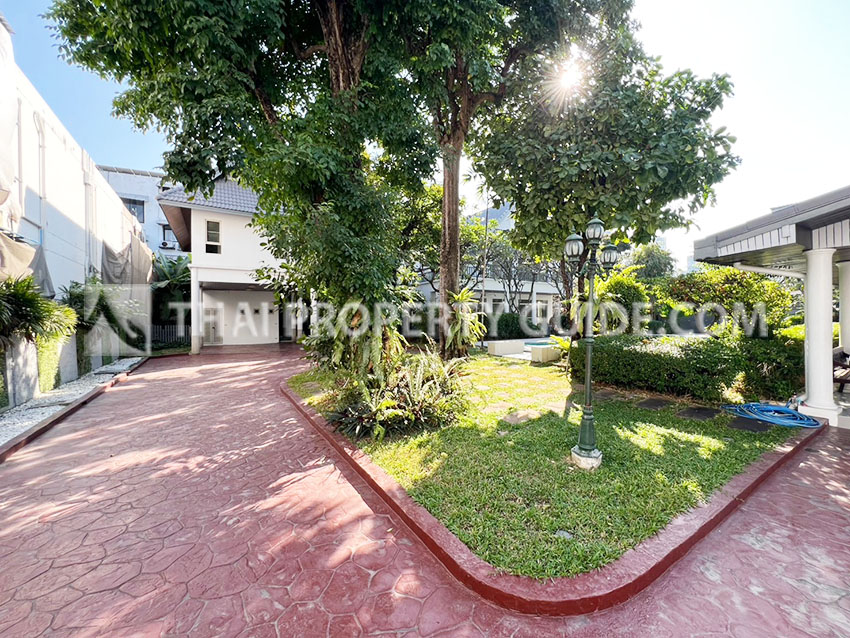 House with Shared Pool in Sukhumvit 