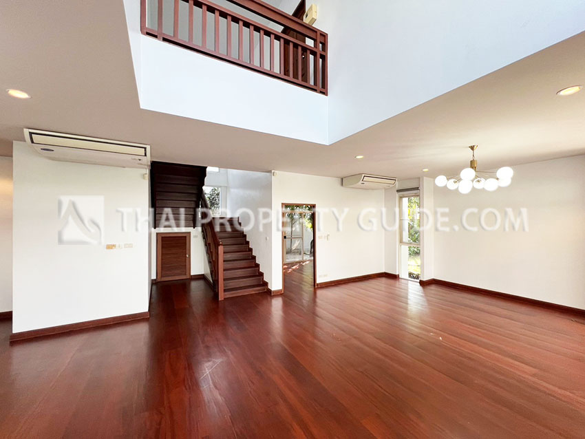 House with Shared Pool in Sukhumvit 