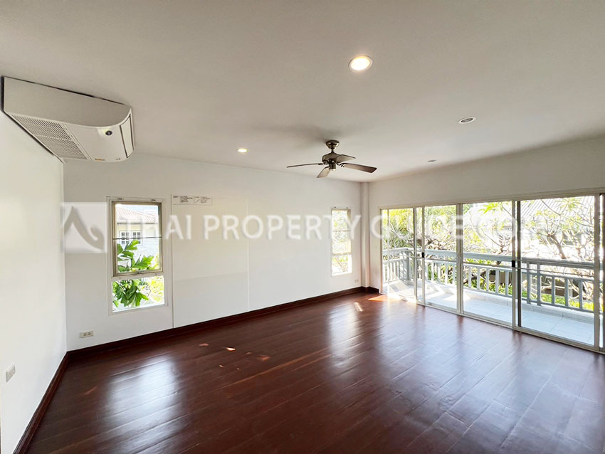 House with Shared Pool in Sukhumvit 