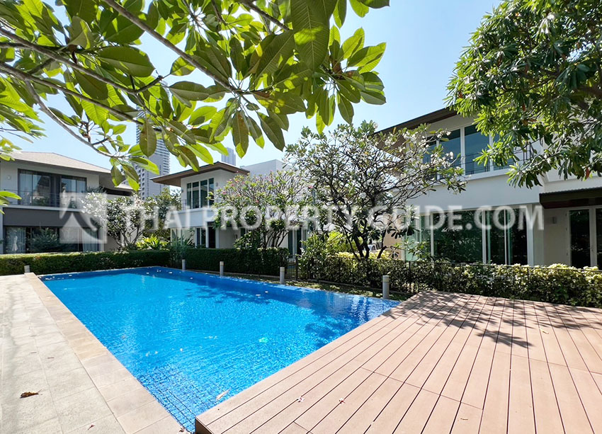 House with Shared Pool in Sukhumvit