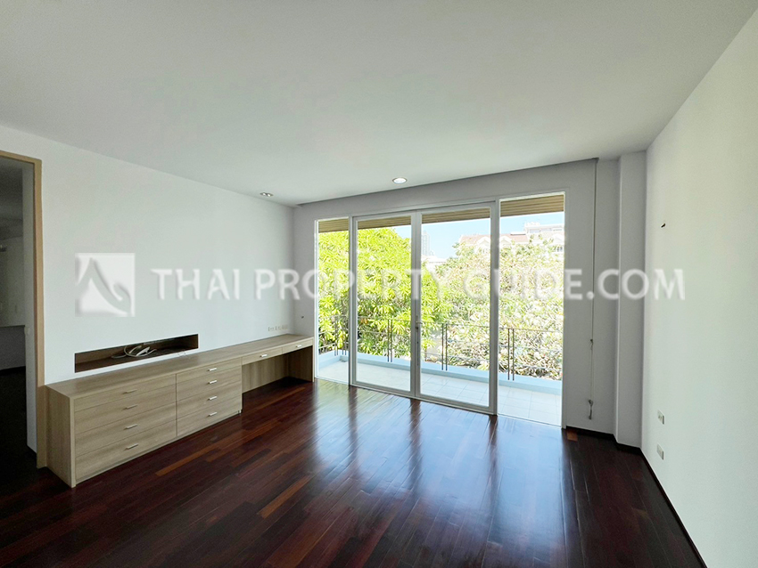 House with Shared Pool in Sukhumvit 