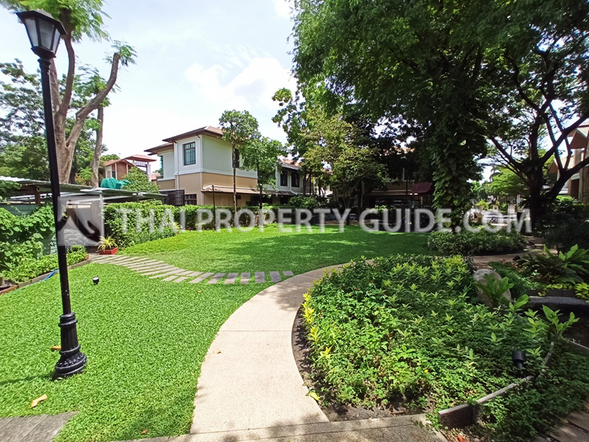 House with Shared Pool in Sukhumvit 