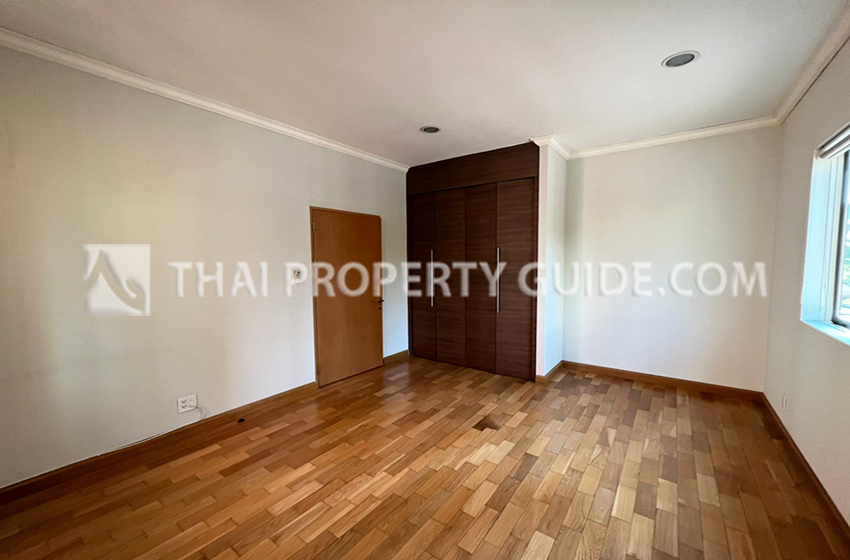 House with Shared Pool in Sukhumvit 