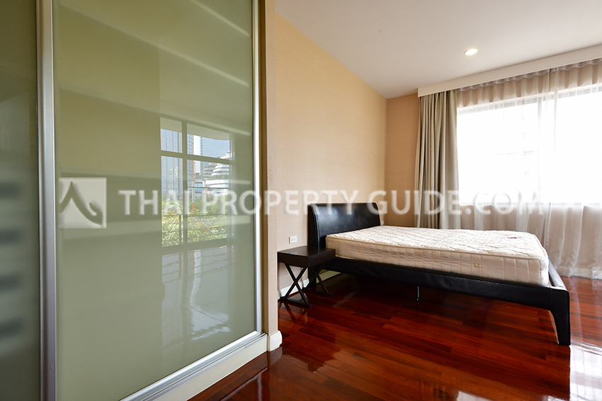 House with Shared Pool in Sukhumvit 