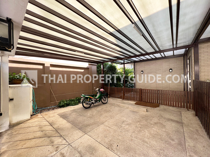 House with Shared Pool in Sukhumvit 