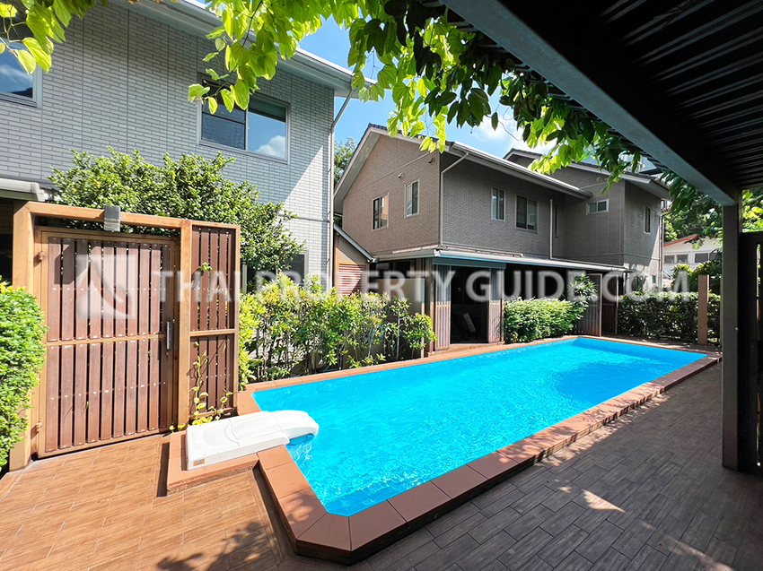 House with Shared Pool in Sukhumvit 