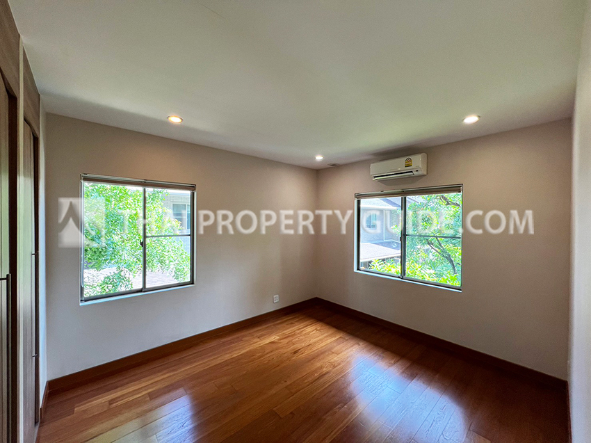 House with Shared Pool in Sukhumvit 